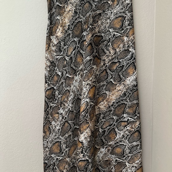 Zara Worn once snake print front fabric buttons Skirt Sz S. Preppy, Vibrant - Picture 9 of 10